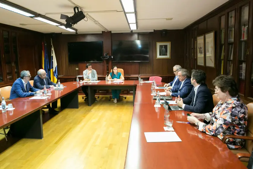 Las patronales alimentarias se reunieron hoy con la consejera Yaiza Castila