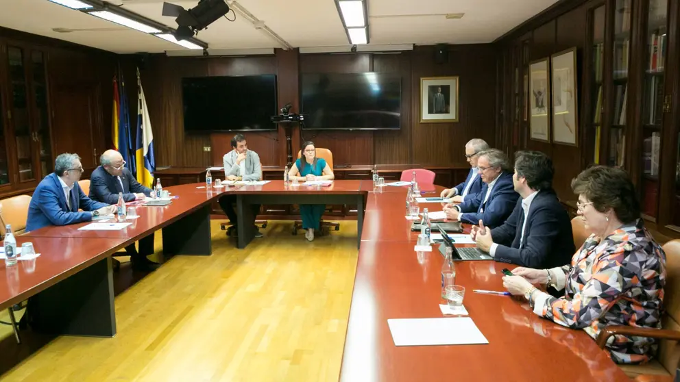 Las patronales alimentarias se reunieron hoy con la consejera Yaiza Castila