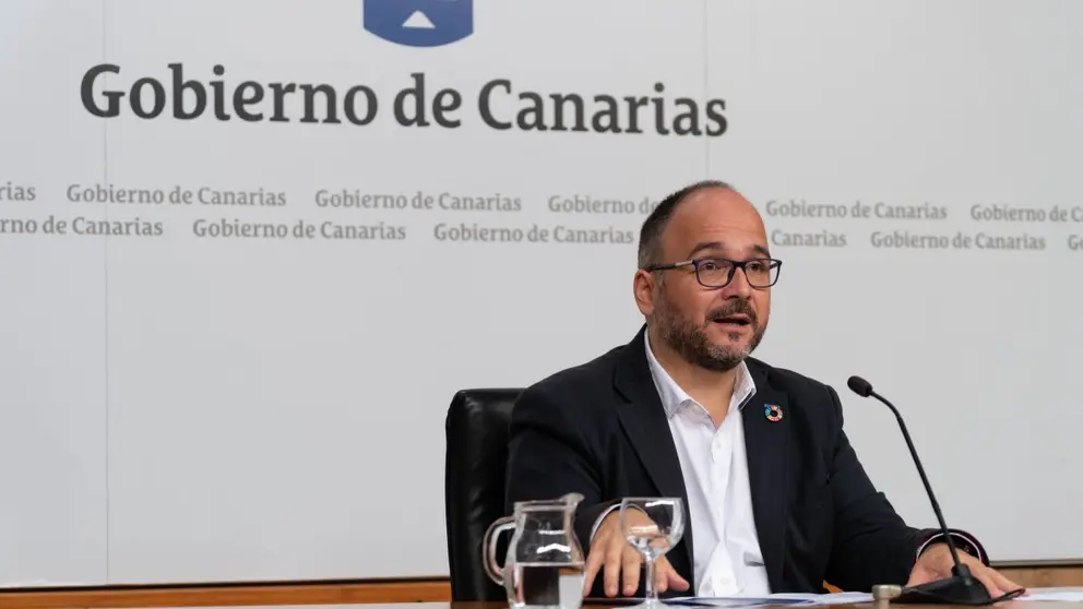El consejero de Transici&oacute;n Ecol&oacute;gica, Jos&eacute; Antonio Valbuena, subraya que el Ejecutivo regional est&aacute; en contacto permanente con Endesa y Red El&eacute;ctrica de Espa&ntilde;a para asegurar el correcto funcionamiento del sistema el&eacute;ctrico